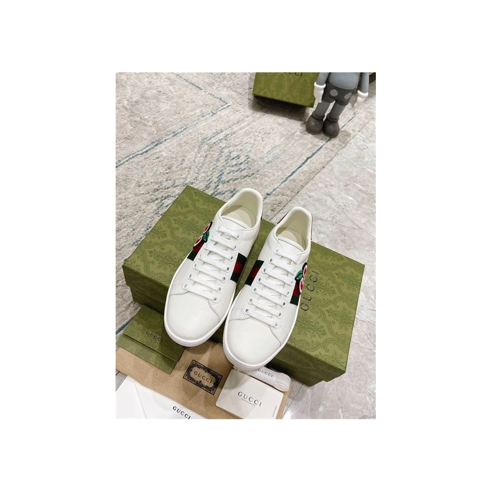 GUCCI,Lowtop,LuxuryFootwear,SNEAKER