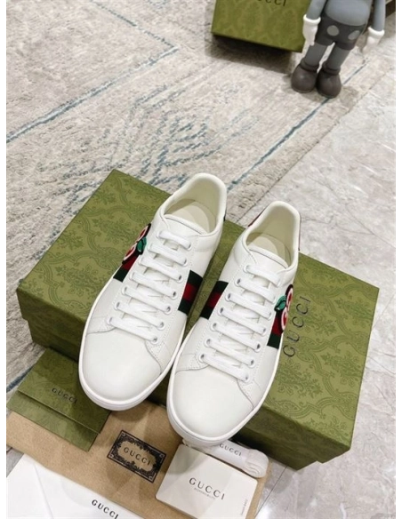 GUCCI,Lowtop,LuxuryFootwear,SNEAKER