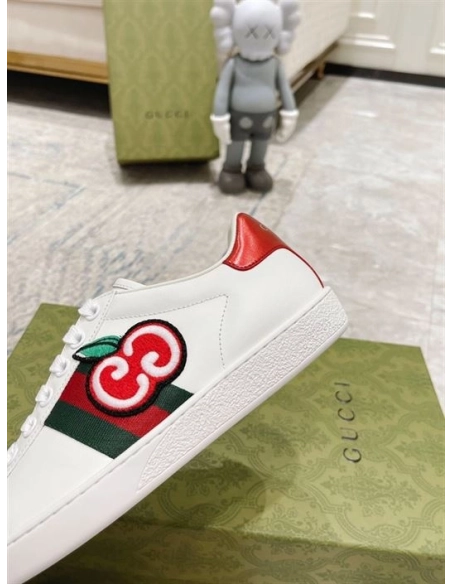 GUCCI,Lowtop,LuxuryFootwear,SNEAKER