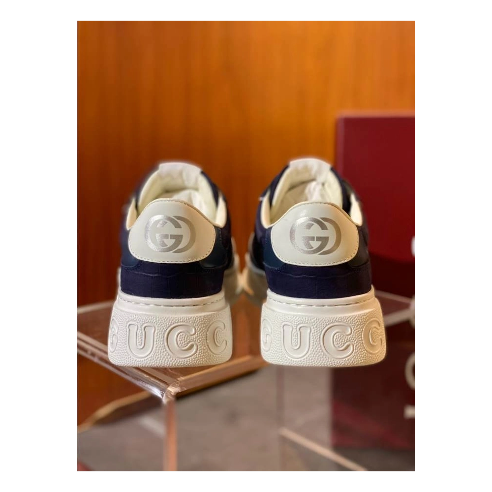 FashionStatement,GUCCI,IconicStyle,ItalianCraftsmanship,LuxuryFootwear,SNEAKER