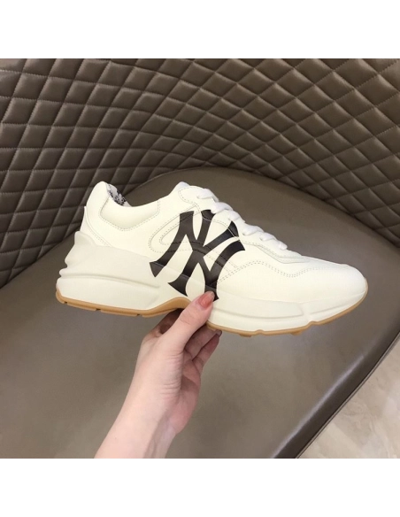 FashionStatement,GUCCI,IconicStyle,ItalianCraftsmanship,LuxuryFootwear,SNEAKER