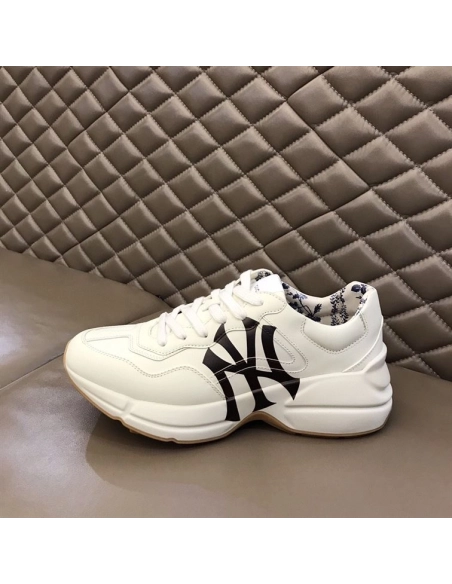 FashionStatement,GUCCI,IconicStyle,ItalianCraftsmanship,LuxuryFootwear,SNEAKER