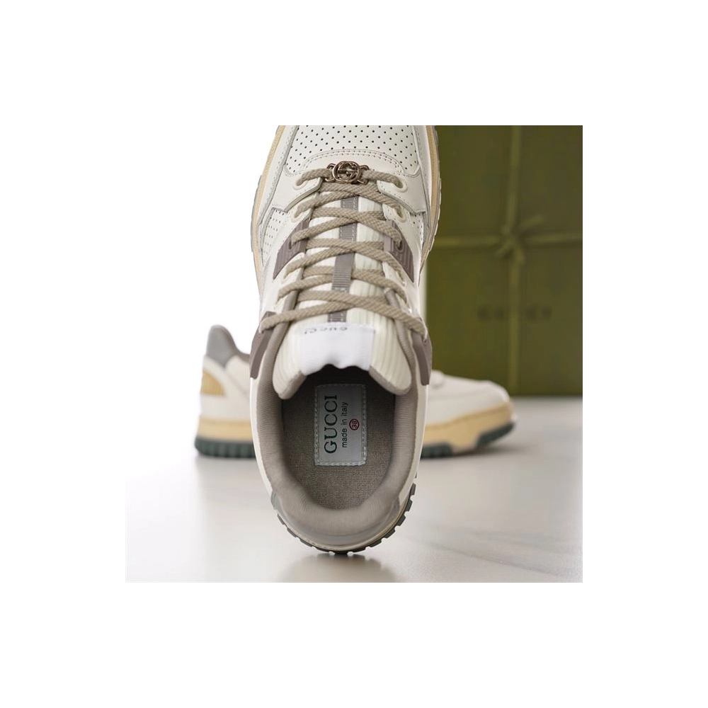 FashionStatement,GUCCI,IconicStyle,ItalianCraftsmanship,LuxuryFootwear,SNEAKER