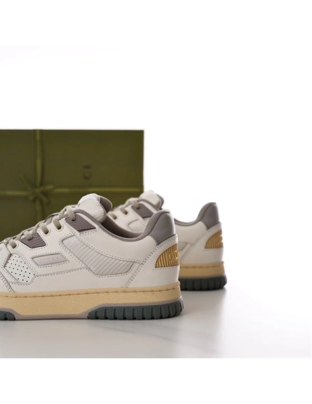 FashionStatement,GUCCI,IconicStyle,ItalianCraftsmanship,LuxuryFootwear,SNEAKER