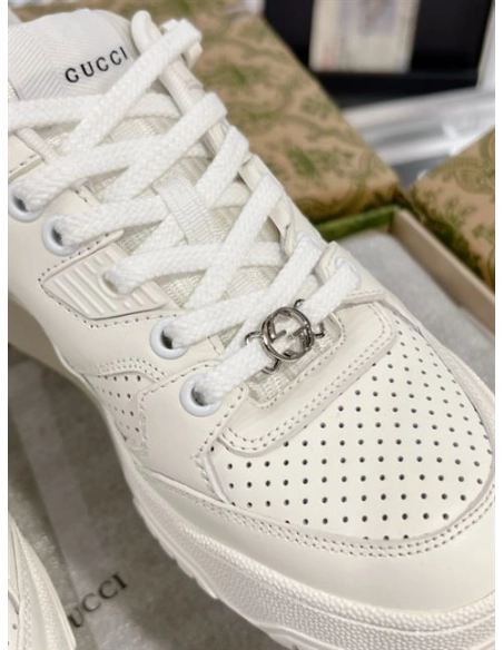 FashionStatement,GUCCI,IconicStyle,ItalianCraftsmanship,LuxuryFootwear,SNEAKER