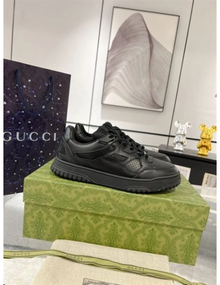 FashionStatement,GUCCI,IconicStyle,ItalianCraftsmanship,LuxuryFootwear,SNEAKER
