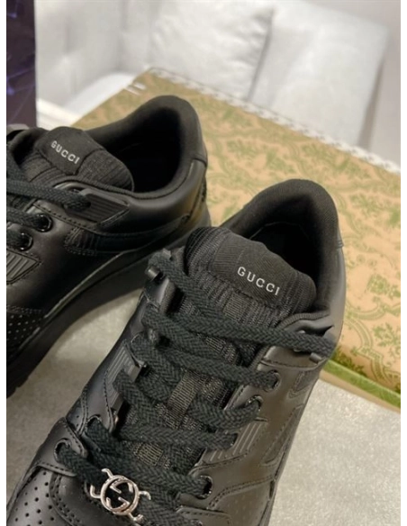 FashionStatement,GUCCI,IconicStyle,ItalianCraftsmanship,LuxuryFootwear,SNEAKER