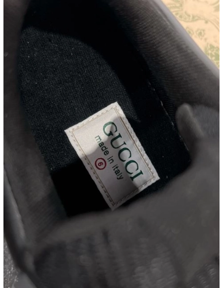 FashionStatement,GUCCI,IconicStyle,ItalianCraftsmanship,LuxuryFootwear,SNEAKER