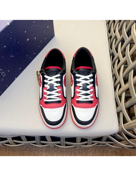 FashionStatement,GUCCI,IconicStyle,ItalianCraftsmanship,LuxuryFootwear,SNEAKER