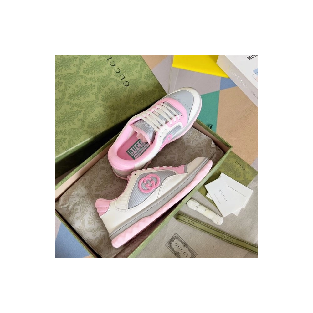 FashionStatement,GUCCI,IconicStyle,ItalianCraftsmanship,LuxuryFootwear,SNEAKER