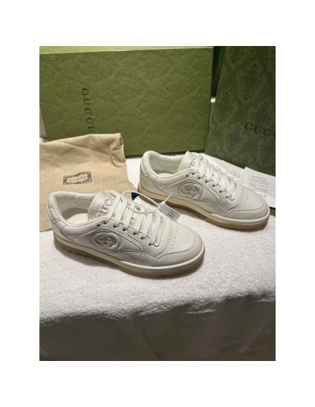 FashionStatement,GUCCI,IconicStyle,ItalianCraftsmanship,LuxuryFootwear,SNEAKER