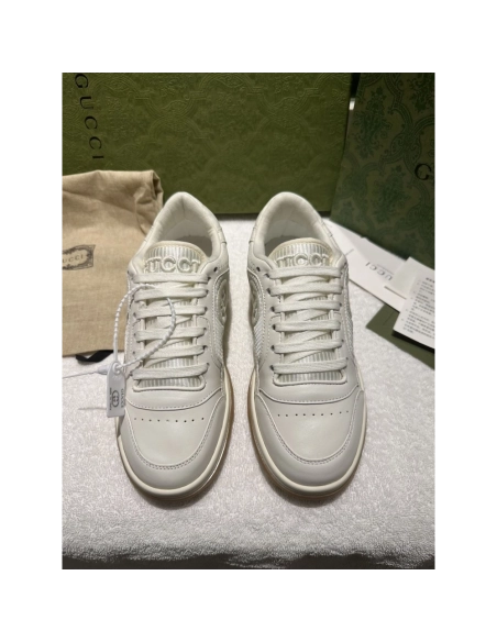 FashionStatement,GUCCI,IconicStyle,ItalianCraftsmanship,LuxuryFootwear,SNEAKER