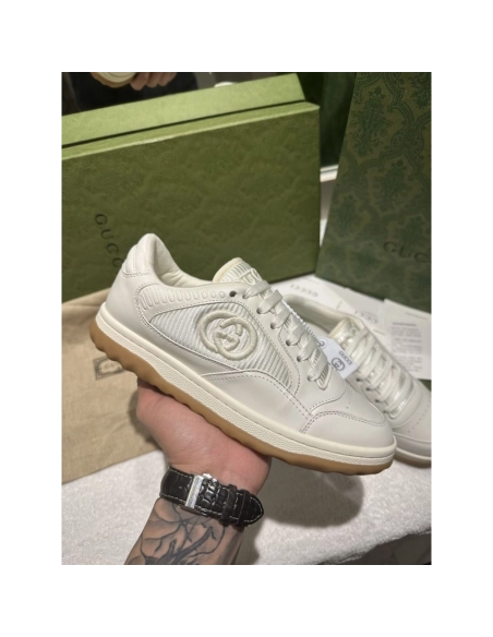 FashionStatement,GUCCI,IconicStyle,ItalianCraftsmanship,LuxuryFootwear,SNEAKER