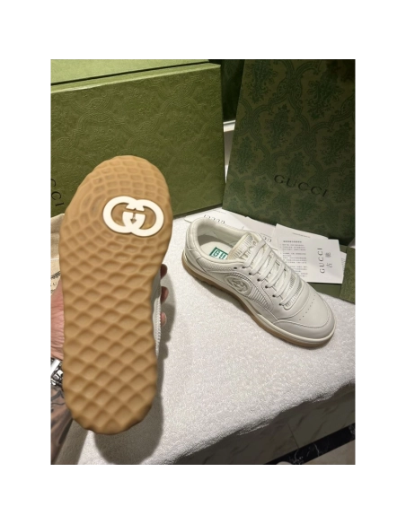 FashionStatement,GUCCI,IconicStyle,ItalianCraftsmanship,LuxuryFootwear,SNEAKER