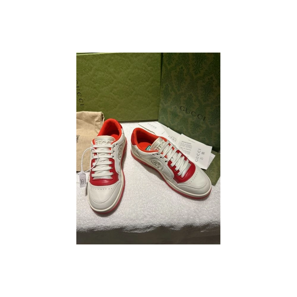 FashionStatement,GUCCI,IconicStyle,ItalianCraftsmanship,LuxuryFootwear,SNEAKER