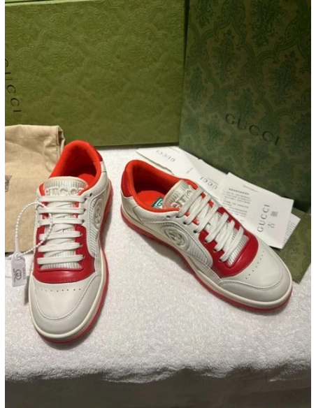 FashionStatement,GUCCI,IconicStyle,ItalianCraftsmanship,LuxuryFootwear,SNEAKER
