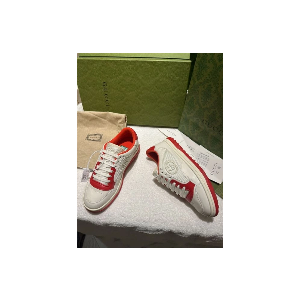 FashionStatement,GUCCI,IconicStyle,ItalianCraftsmanship,LuxuryFootwear,SNEAKER