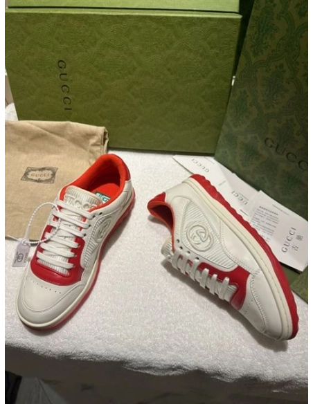 FashionStatement,GUCCI,IconicStyle,ItalianCraftsmanship,LuxuryFootwear,SNEAKER