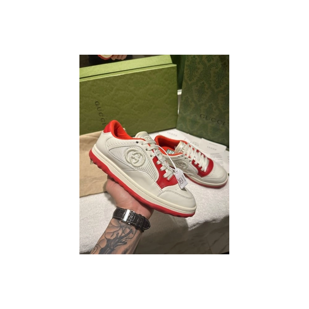 FashionStatement,GUCCI,IconicStyle,ItalianCraftsmanship,LuxuryFootwear,SNEAKER