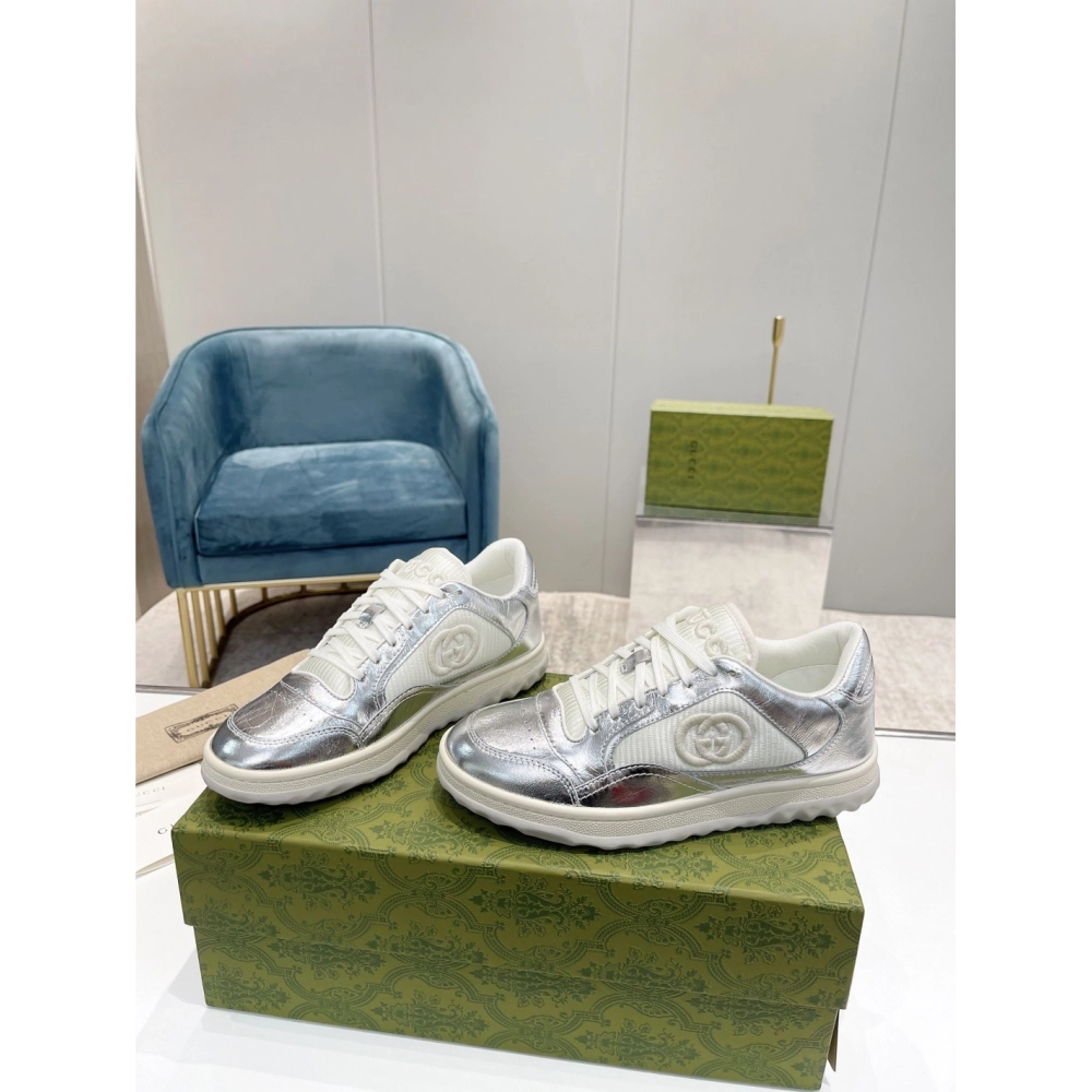 FashionStatement,GUCCI,IconicStyle,ItalianCraftsmanship,LuxuryFootwear,SNEAKER