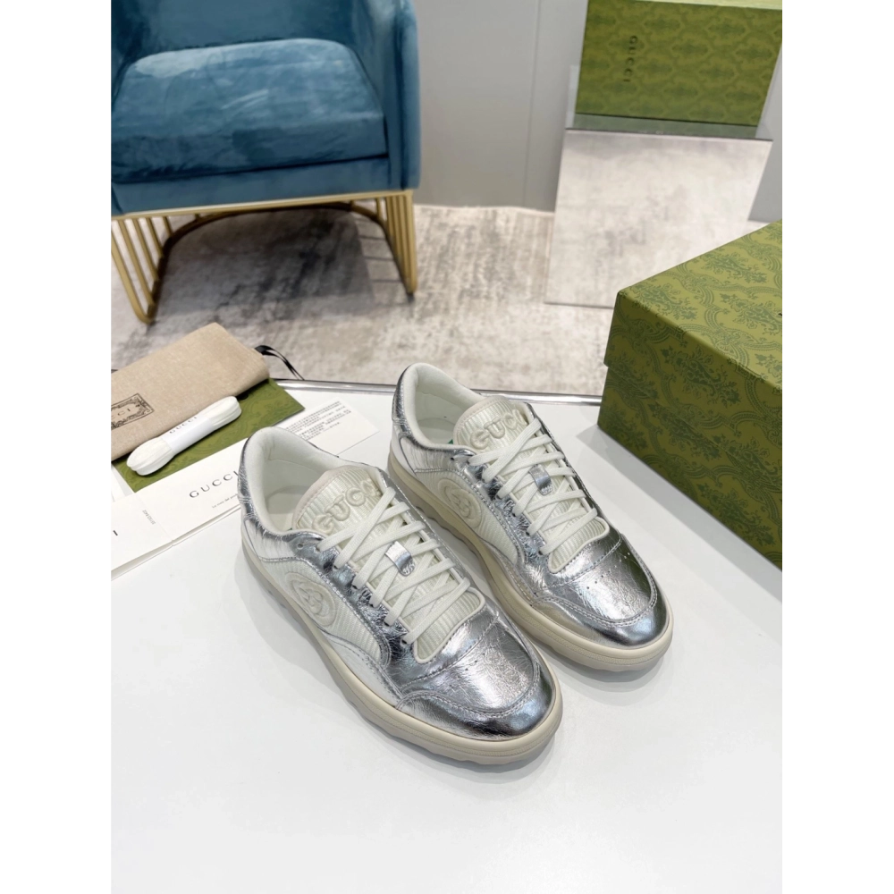 FashionStatement,GUCCI,IconicStyle,ItalianCraftsmanship,LuxuryFootwear,SNEAKER