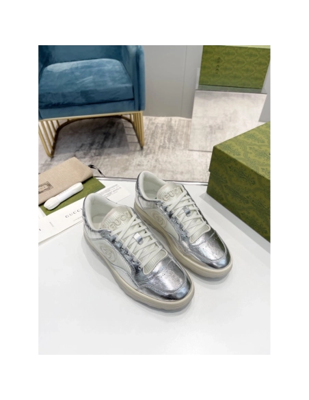 FashionStatement,GUCCI,IconicStyle,ItalianCraftsmanship,LuxuryFootwear,SNEAKER