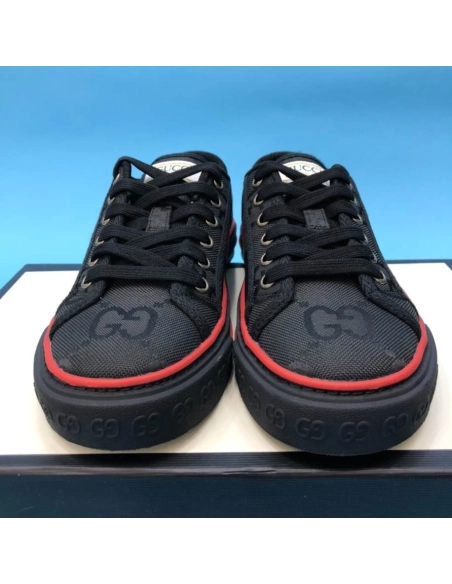 FashionStatement,GUCCI,IconicStyle,ItalianCraftsmanship,LuxuryFootwear,SNEAKER