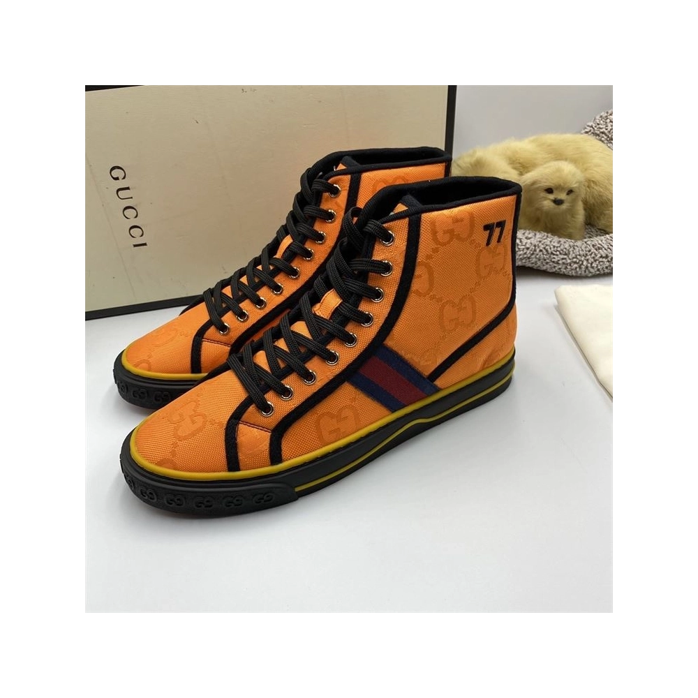GUCCI,IconicStyle,ItalianCraftsmanship,LOW-TOP,LuxuryFootwear,SNEAKER