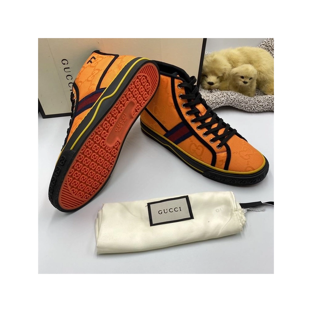 GUCCI,IconicStyle,ItalianCraftsmanship,LOW-TOP,LuxuryFootwear,SNEAKER