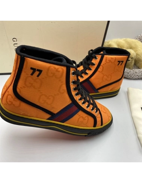 GUCCI,IconicStyle,ItalianCraftsmanship,LOW-TOP,LuxuryFootwear,SNEAKER