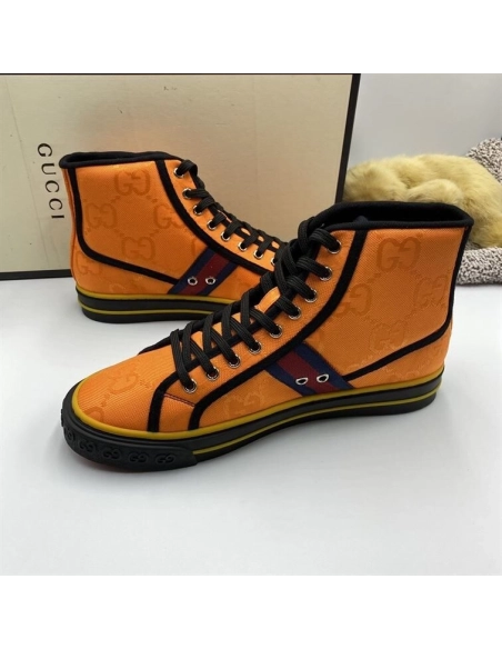 GUCCI,IconicStyle,ItalianCraftsmanship,LOW-TOP,LuxuryFootwear,SNEAKER