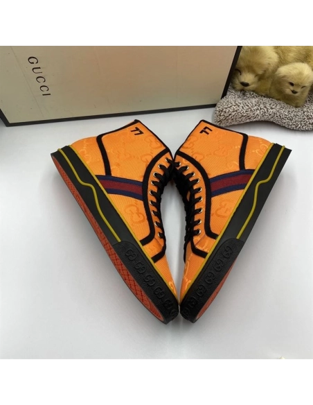 GUCCI,IconicStyle,ItalianCraftsmanship,LOW-TOP,LuxuryFootwear,SNEAKER