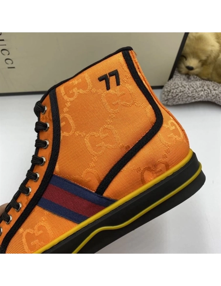 GUCCI,IconicStyle,ItalianCraftsmanship,LOW-TOP,LuxuryFootwear,SNEAKER