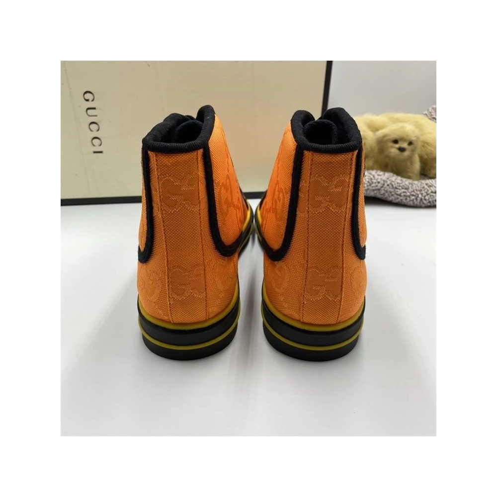 GUCCI,IconicStyle,ItalianCraftsmanship,LOW-TOP,LuxuryFootwear,SNEAKER