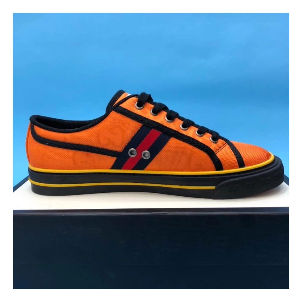 FashionStatement,GUCCI,IconicStyle,ItalianCraftsmanship,LuxuryFootwear,SNEAKER