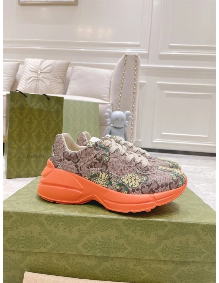FashionStatement,GUCCI,IconicStyle,ItalianCraftsmanship,LuxuryFootwear,SNEAKER