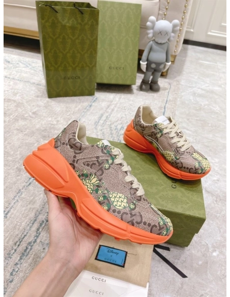 FashionStatement,GUCCI,IconicStyle,ItalianCraftsmanship,LuxuryFootwear,SNEAKER