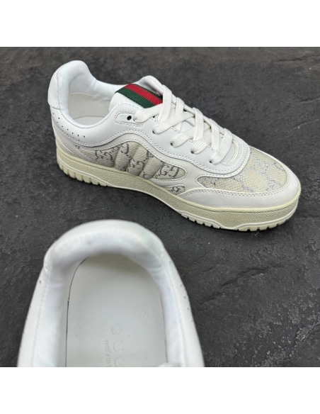 FashionStatement,GUCCI,IconicStyle,ItalianCraftsmanship,LuxuryFootwear,SNEAKER