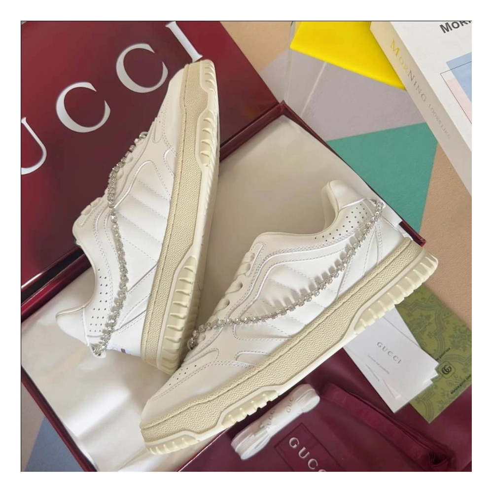 FashionStatement,GUCCI,IconicStyle,ItalianCraftsmanship,LuxuryFootwear,SNEAKER