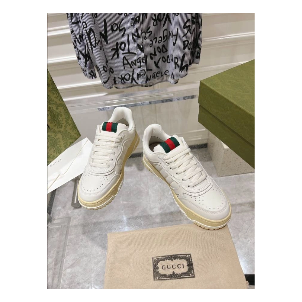 FashionStatement,GUCCI,IconicStyle,ItalianCraftsmanship,LuxuryFootwear,SNEAKER