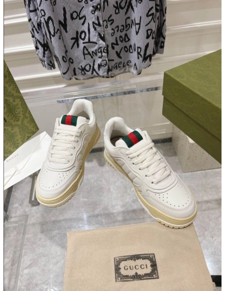 FashionStatement,GUCCI,IconicStyle,ItalianCraftsmanship,LuxuryFootwear,SNEAKER