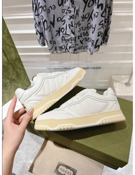FashionStatement,GUCCI,IconicStyle,ItalianCraftsmanship,LuxuryFootwear,SNEAKER
