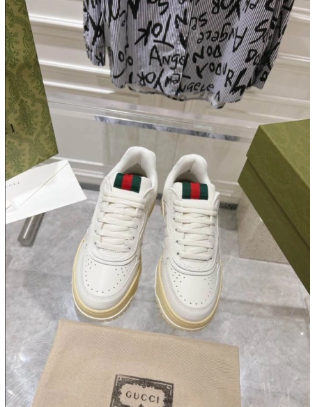 FashionStatement,GUCCI,IconicStyle,ItalianCraftsmanship,LuxuryFootwear,SNEAKER