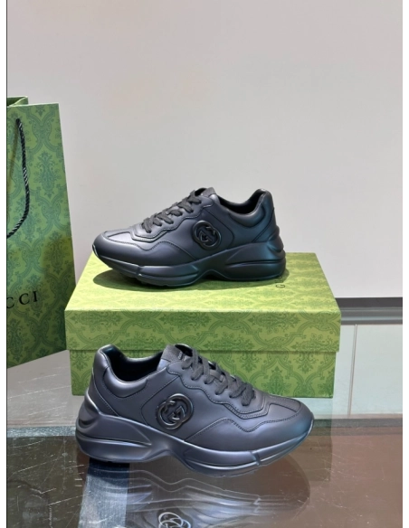 FashionStatement,GUCCI,IconicStyle,ItalianCraftsmanship,LuxuryFootwear,SNEAKER