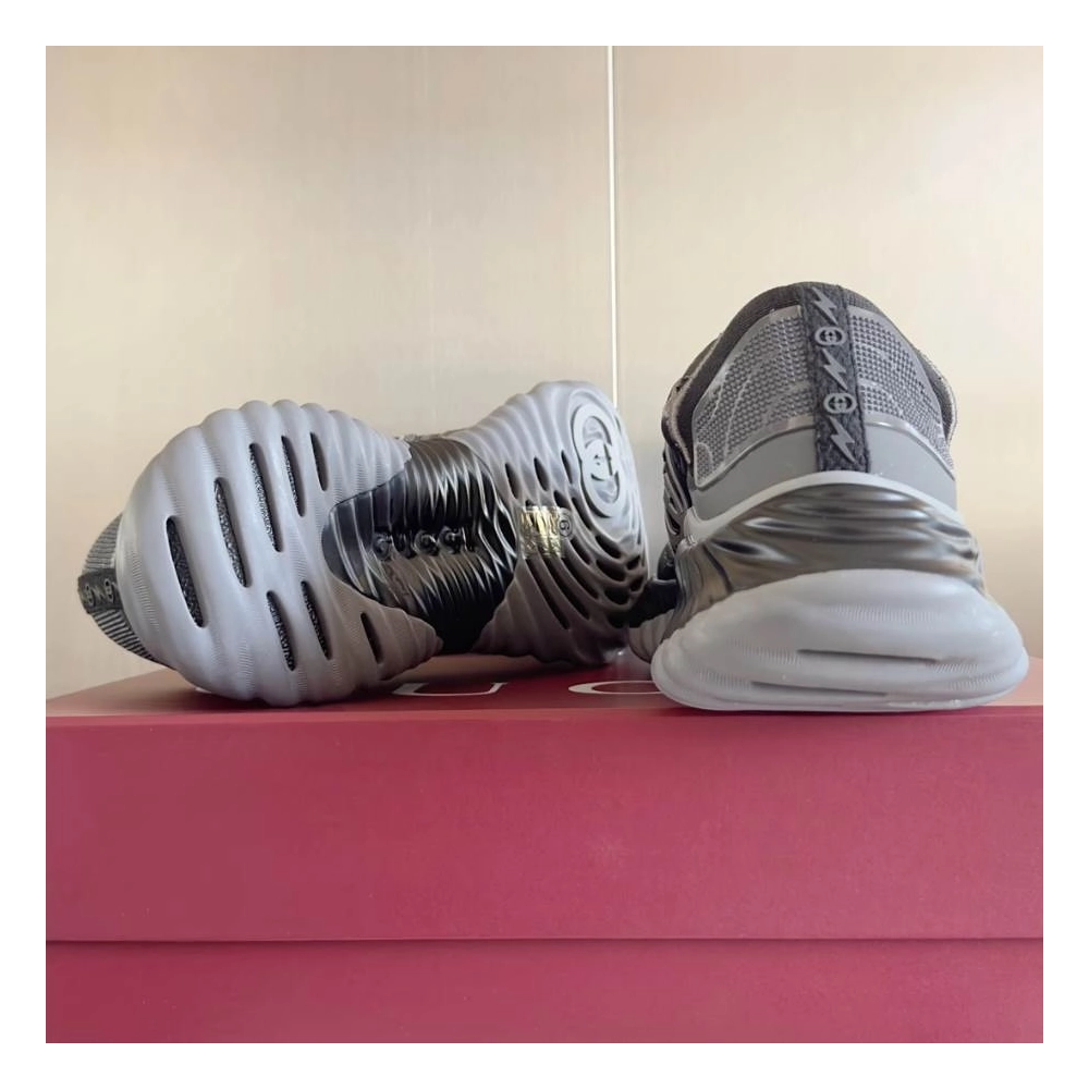 FashionStatement,GUCCI,IconicStyle,ItalianCraftsmanship,LuxuryFootwear,SNEAKER