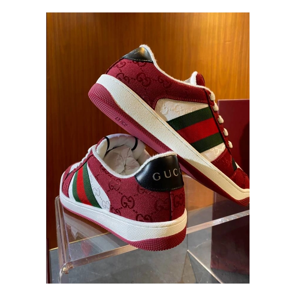 FashionStatement,GUCCI,IconicStyle,ItalianCraftsmanship,LuxuryFootwear,SNEAKER