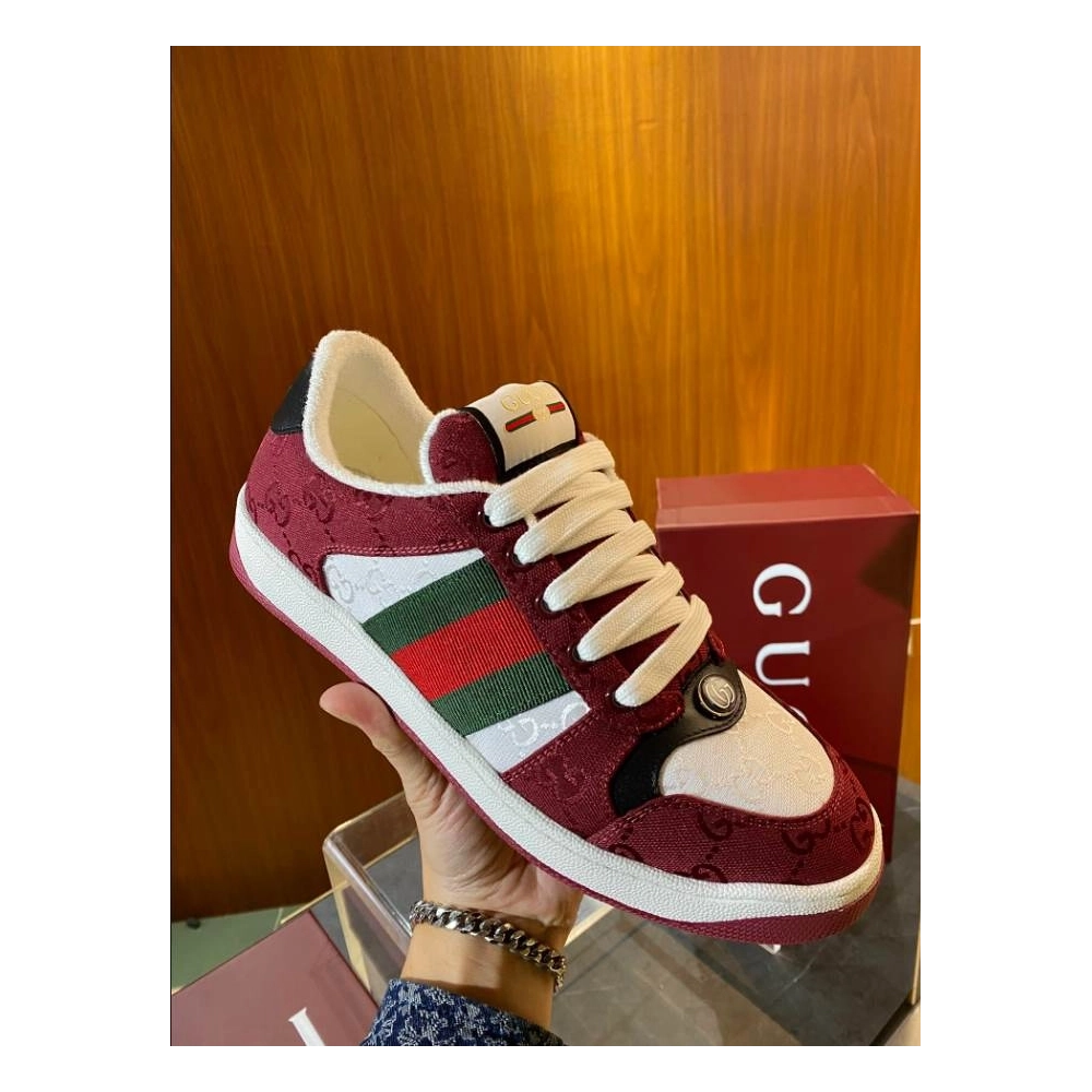 FashionStatement,GUCCI,IconicStyle,ItalianCraftsmanship,LuxuryFootwear,SNEAKER