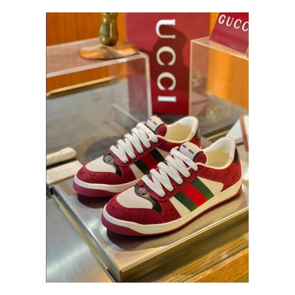 FashionStatement,GUCCI,IconicStyle,ItalianCraftsmanship,LuxuryFootwear,SNEAKER