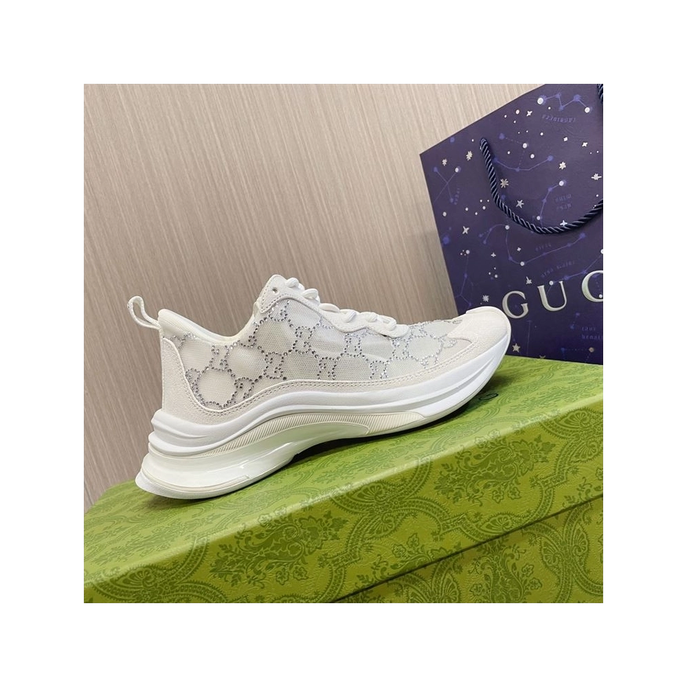 FashionStatement,GUCCI,IconicStyle,ItalianCraftsmanship,LuxuryFootwear,SNEAKER