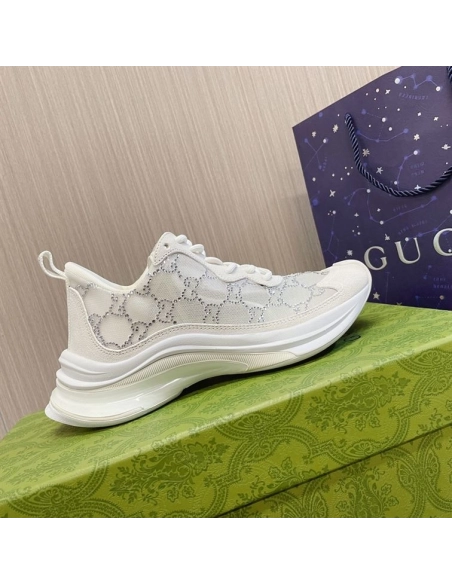 FashionStatement,GUCCI,IconicStyle,ItalianCraftsmanship,LuxuryFootwear,SNEAKER